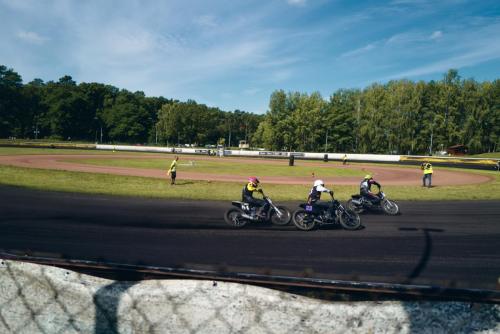 L1090110VAN ENDERT krowdrace wolfslakeVAN ENDERT